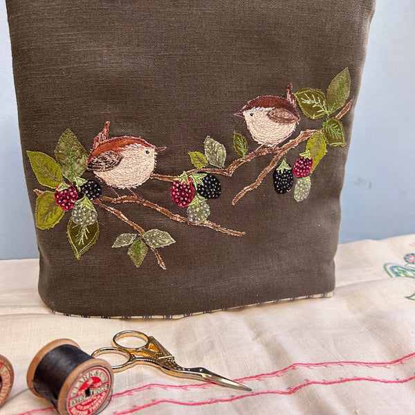 Cafetière Cosy (lrg)- Wrens on blackberries.