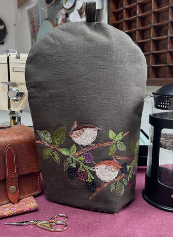 Cafetière Cosy lrg - Wren on Blackberries.