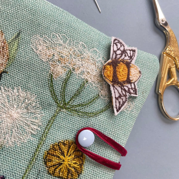 Needle case - Meadow Flower with bee brooch